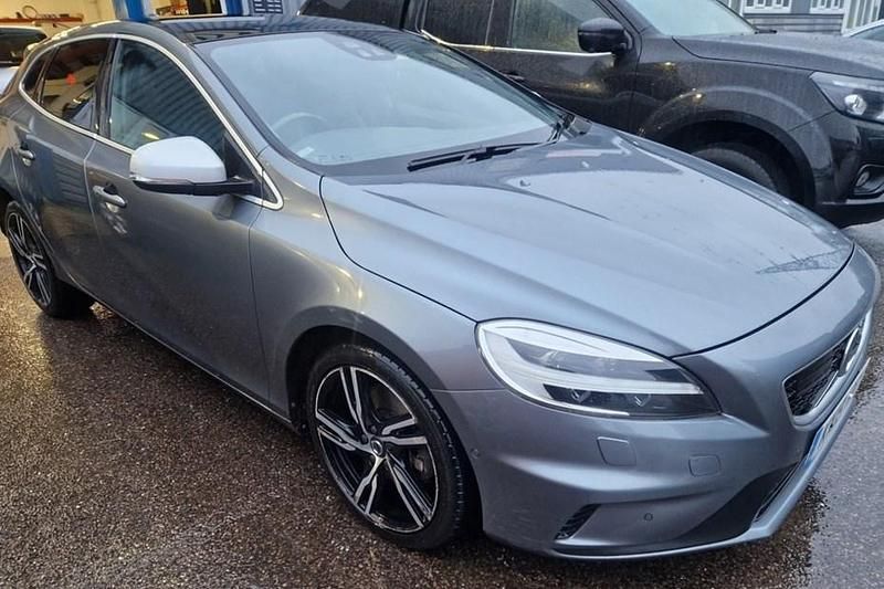 Used Volvo V40 R-Design 152 HP (111 kW) 2019 Grey Hatchback