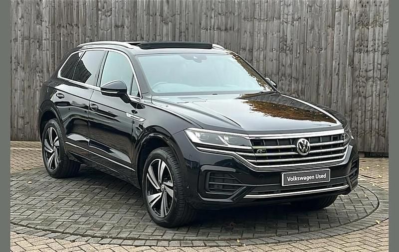 Black Used 2019 VW Touareg R-line SUV | £29,599 (Expensive) - Image 1/3