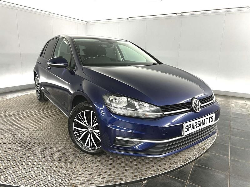 Used VW Golf VII SE 110 HP (80 kW) 2018 Blue Hatchback