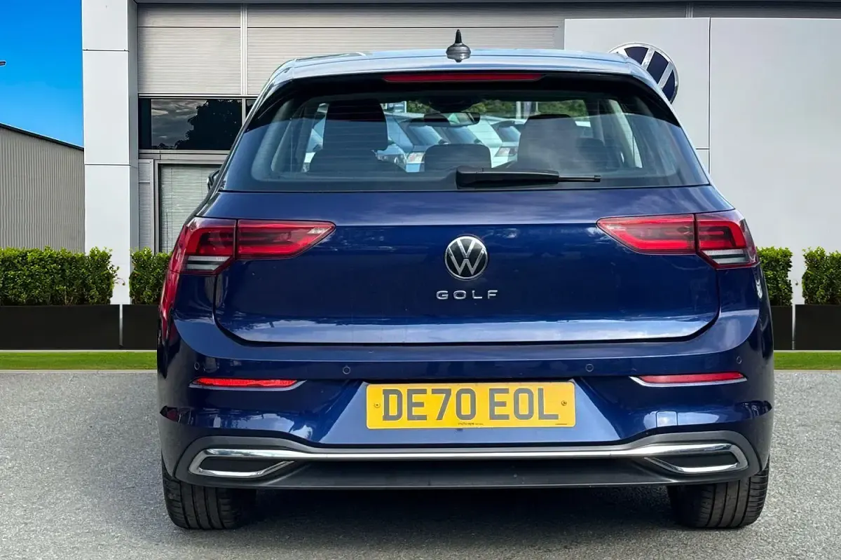 Used VW Golf VII Style 150 HP (110 kW) 2020 Blue Hatchback