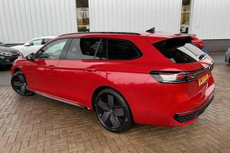 Used VW Passat 150 HP (110 kW) 2025 Estate