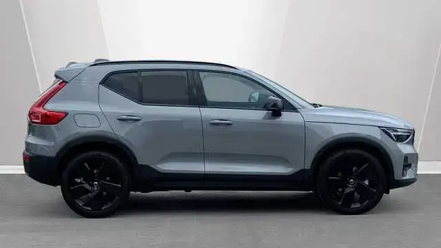 New Volvo XC40 Plus 163 HP (119 kW) 2027 SUV
