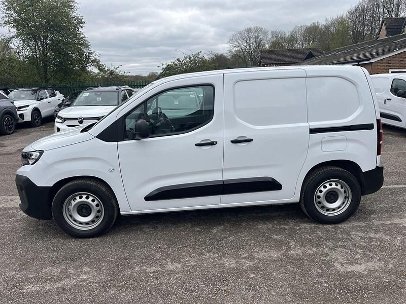 Second-hand Peugeot E-Partner 100 kW (136 CP) 2024 Alb Monovolum