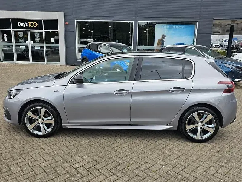 Usado Peugeot 308 GT-line 130 HP (95 kW) 2020 Cinzento Citadino