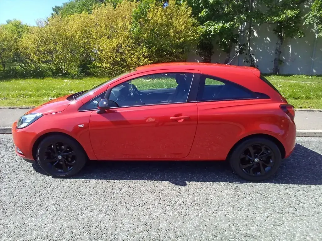Używany Vauxhall Corsa 2017 Czerwony Hatchback
