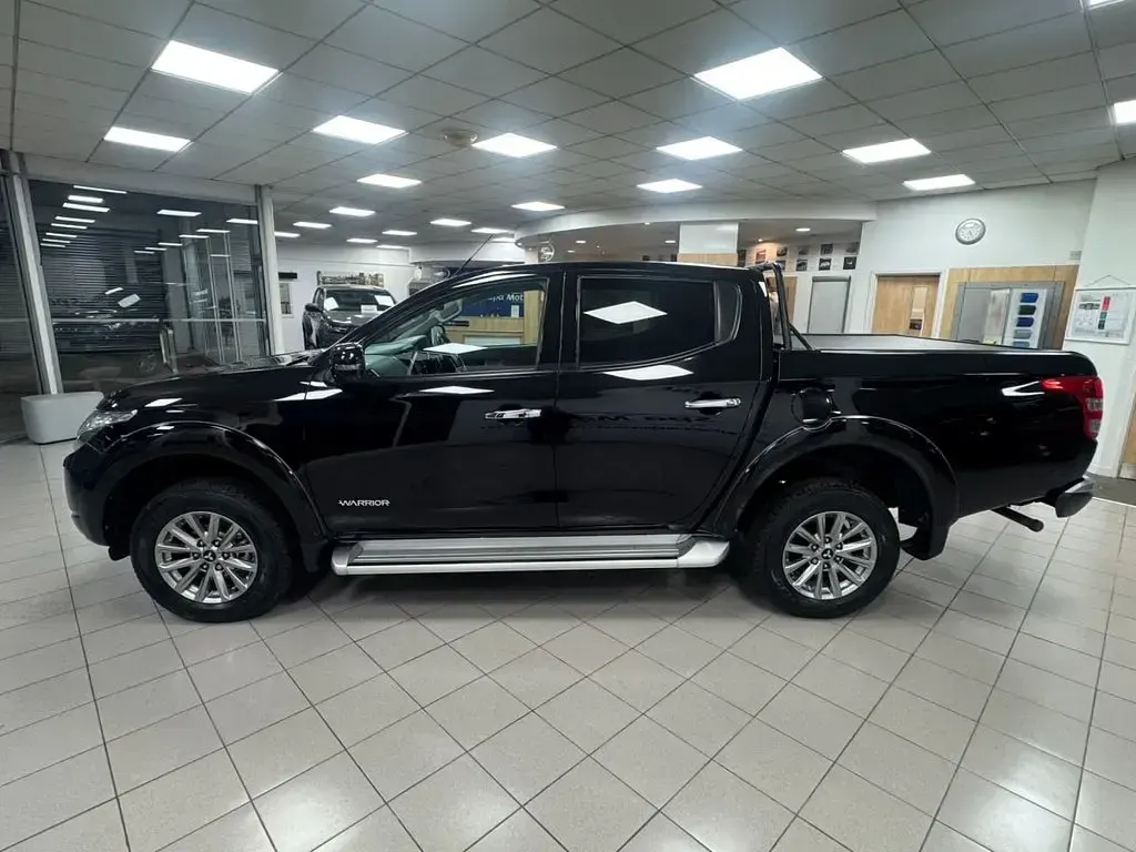 Used Mitsubishi L200 Warrior 178 HP (130 kW) 2019 Black Pickup