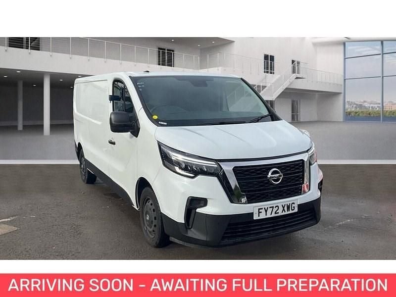 White Used 2022 Nissan Primastar Visia MPV | £13,950 (Fair price) - Image 1/2