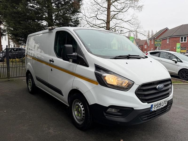 Used Ford Transit Custom 105 HP (77 kW) 2019 White Van
