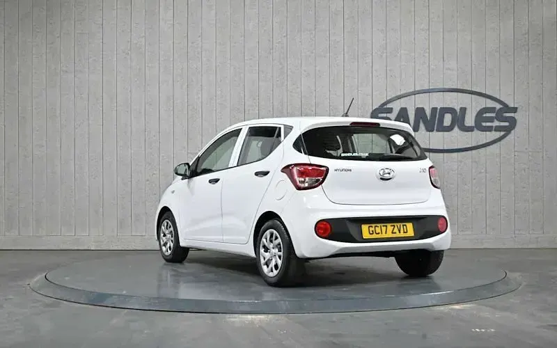 Used Hyundai i10 67 HP (49 kW) 2020 Hatchback