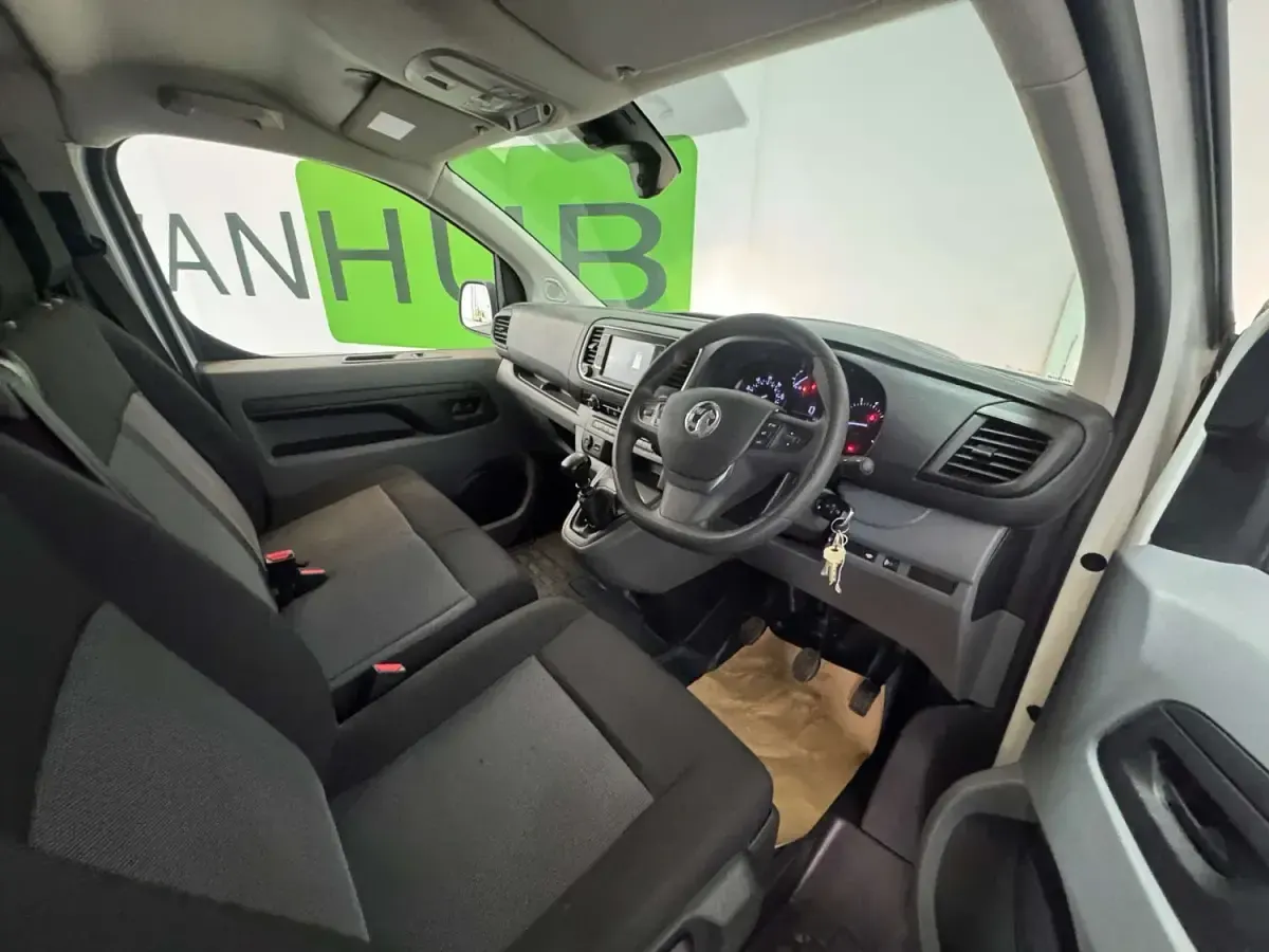 Used Vauxhall Vivaro S 2022 White MPV