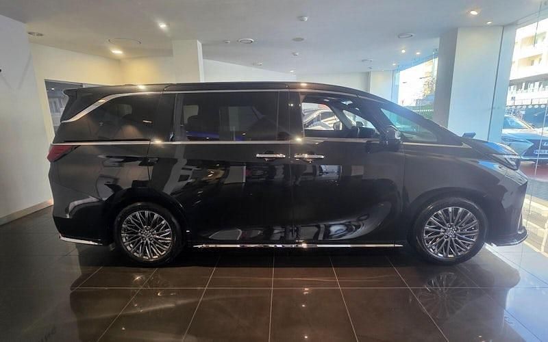 New Lexus LM350h 250 HP (183 kW) 2025 MPV