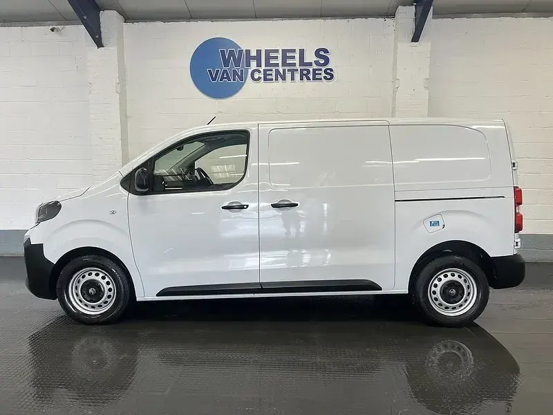 Gebraucht Vauxhall Vivaro S 120 PS (88 kW) 2024 Weiß Van / Kleinbus