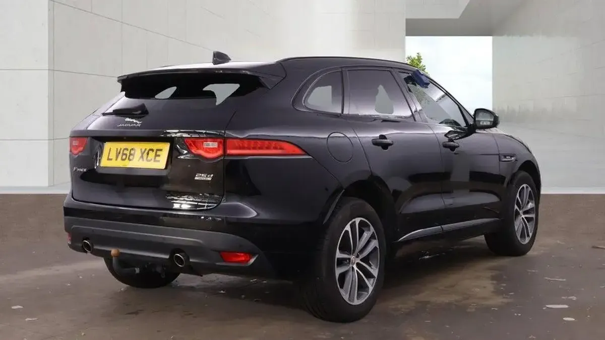 Used Jaguar F-Pace R-Sport 240 HP (176 kW) 2018 Black SUV