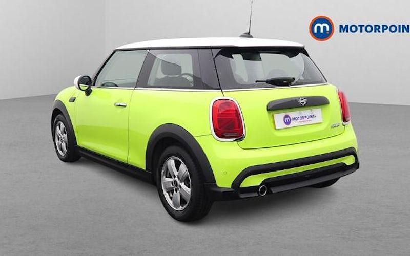 Used Mini Cooper Classic 136 HP (100 kW) 2022 Yellow Hatchback