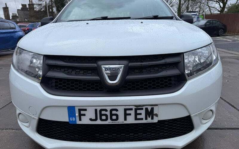 Used 2015 Dacia Logan MCV Ambiance Estate | £4,495 (Fair price) - Image 1/4