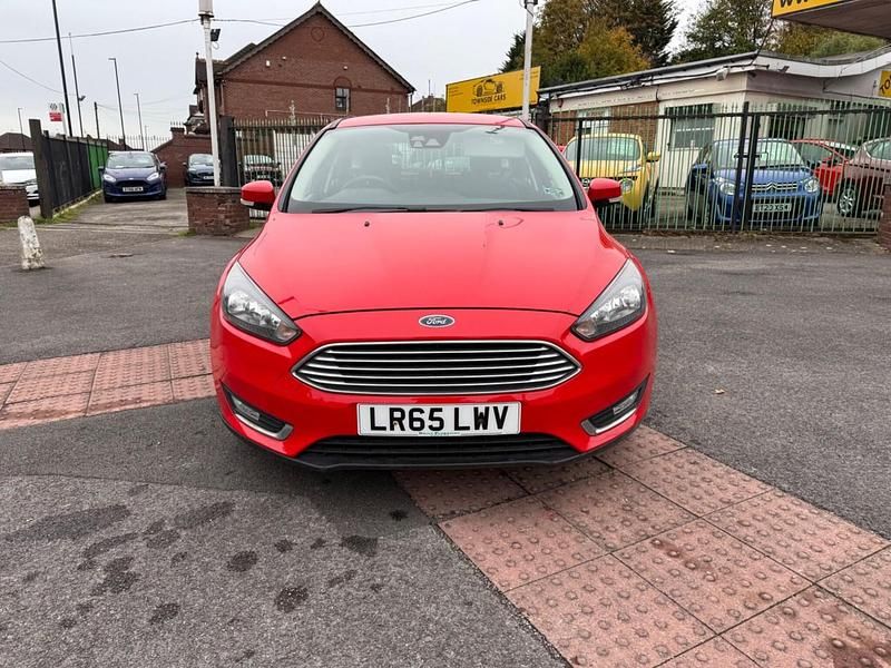 Red Used 2015 Ford Focus Titanium Hatchback | £4,990 (Good price) - Image 1/4