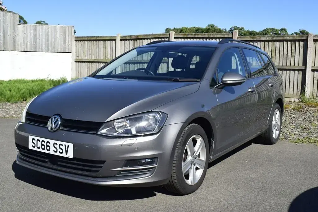 Used VW Golf VII Edition 110 HP (80 kW) 2017 Grey Estate