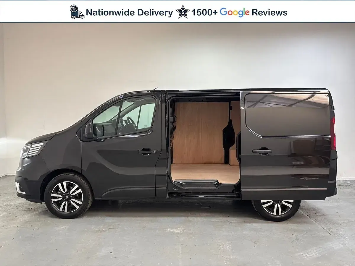 Used Renault Trafic 150 HP (110 kW) 2026 Black