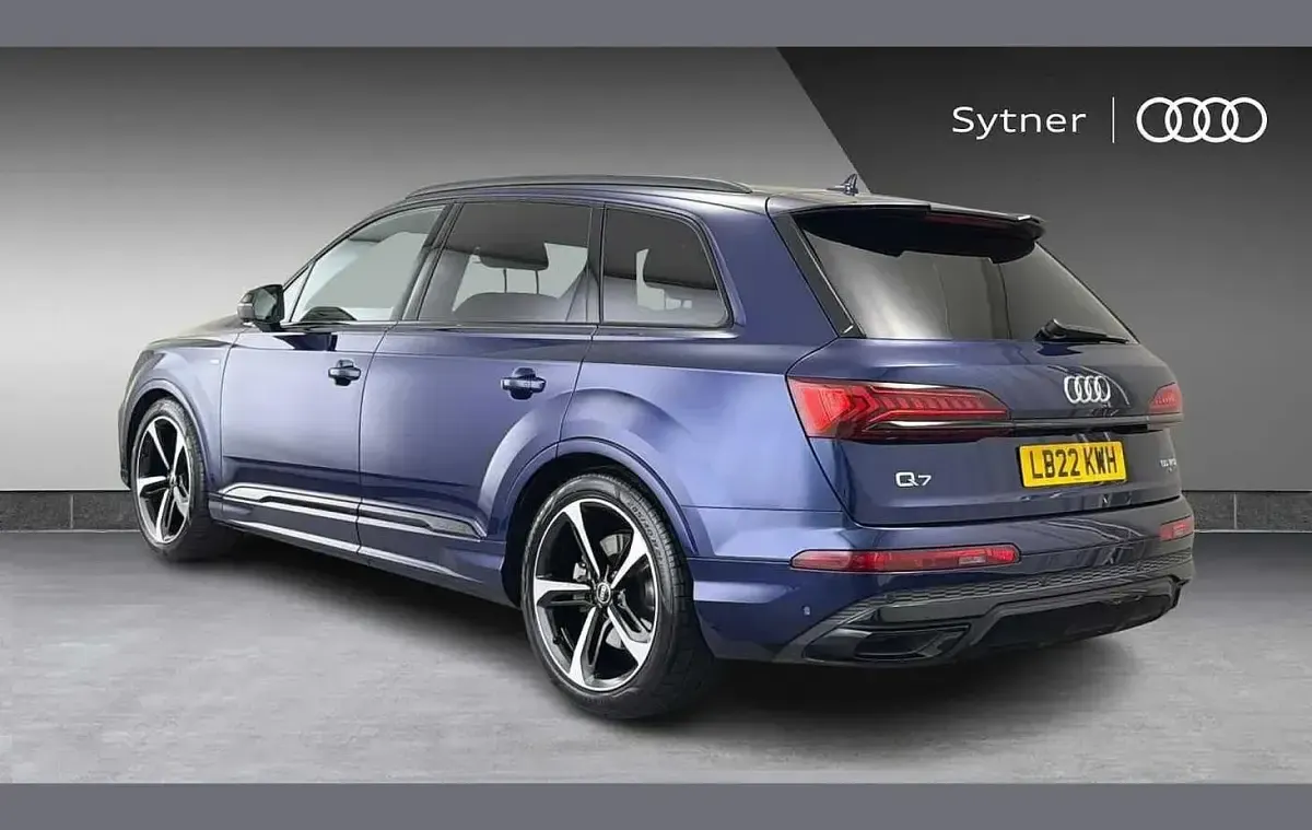 Used Audi Q7 Black Edition 334 HP (245 kW) 2022 Blue SUV