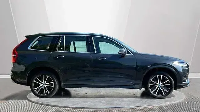 Used Volvo XC90 Momentum 235 HP (172 kW) 2022 Metallic  savile grey SUV