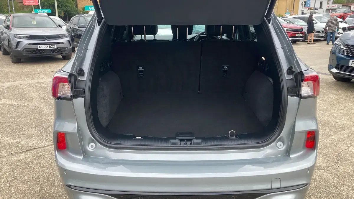 Used Ford Kuga ST-Line 190 HP (139 kW) 2023 Silver SUV