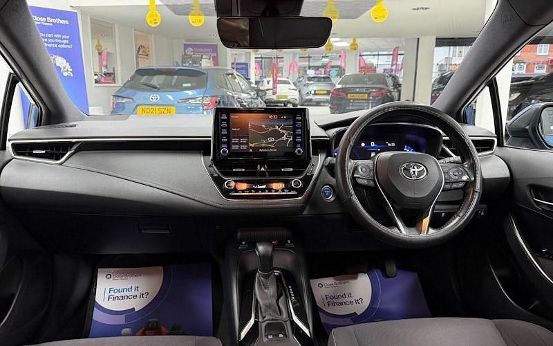 Used Toyota Corolla Design 122 HP (89 kW) 2022 Estate