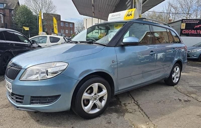 Used Skoda Fabia SE 69 HP (50 kW) 2010 Grey Estate
