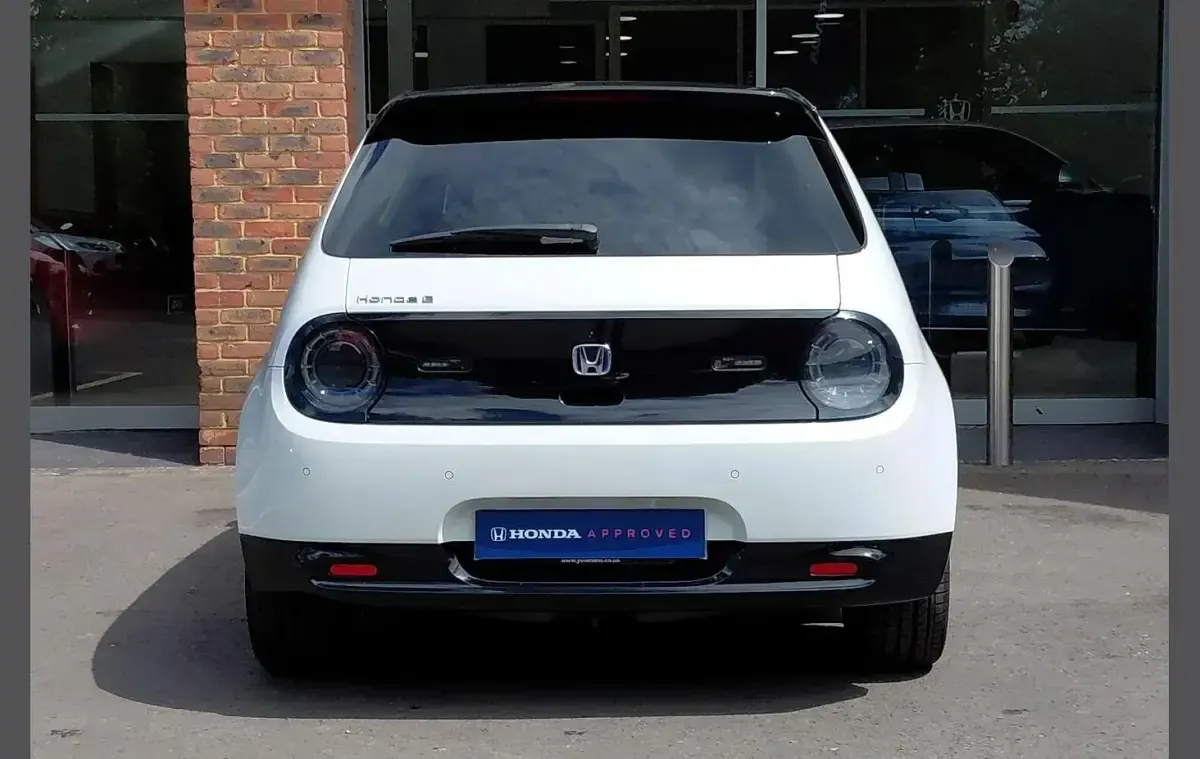 Used Honda e Advance 113 kW (154 HP) 2022 White Hatchback