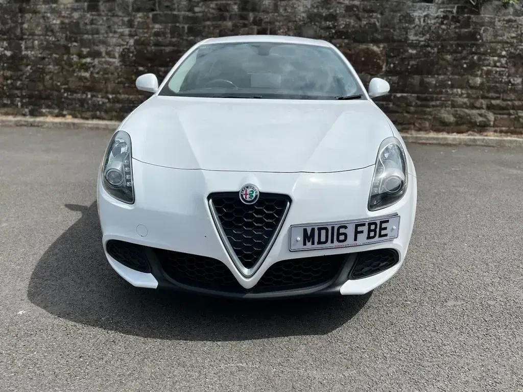 Used Alfa Romeo Giulietta 150 HP (110 kW) 2016 White Hatchback