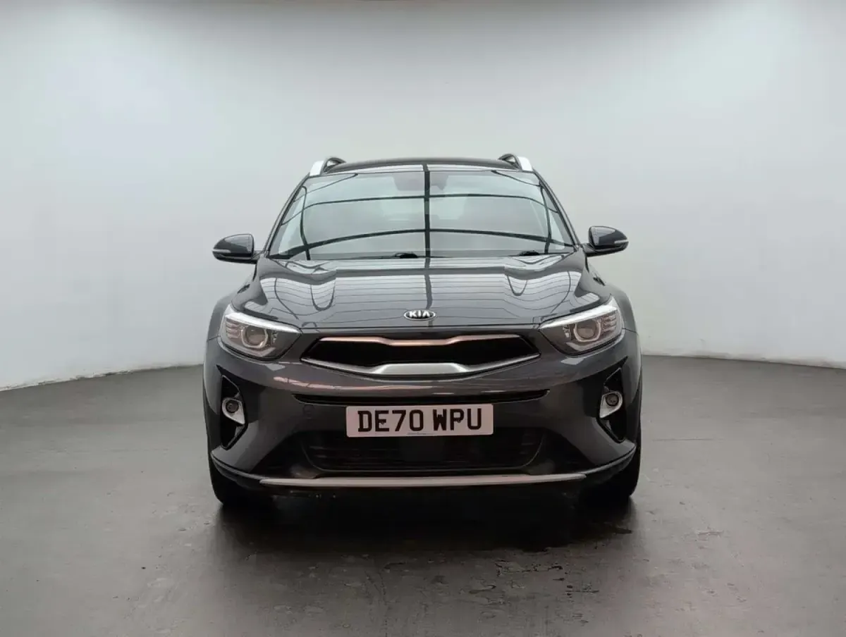 Usado Kia Stonic 118 CV (86 kW) 2020 Gris SUV