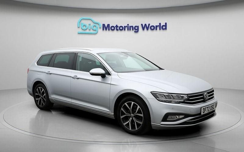 Used VW Passat SEL 150 HP (110 kW) 2023 Silver Estate