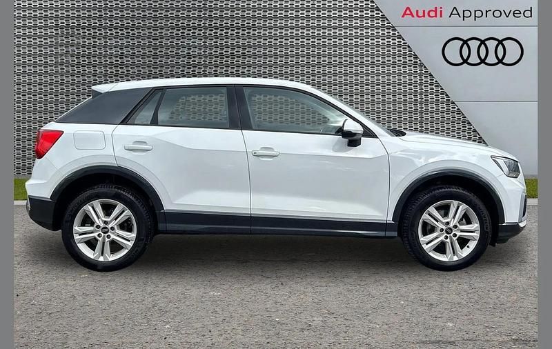 Used Audi Q2 Sport 108 HP (79 kW) 2024 White SUV