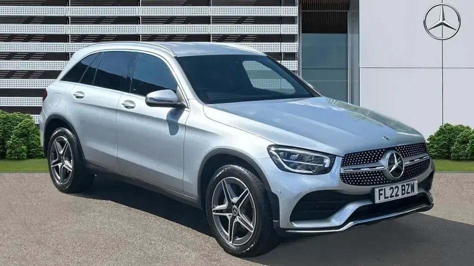 Second-hand Mercedes GLC300 AMG line 258 CP (189 kW) 2022 Break