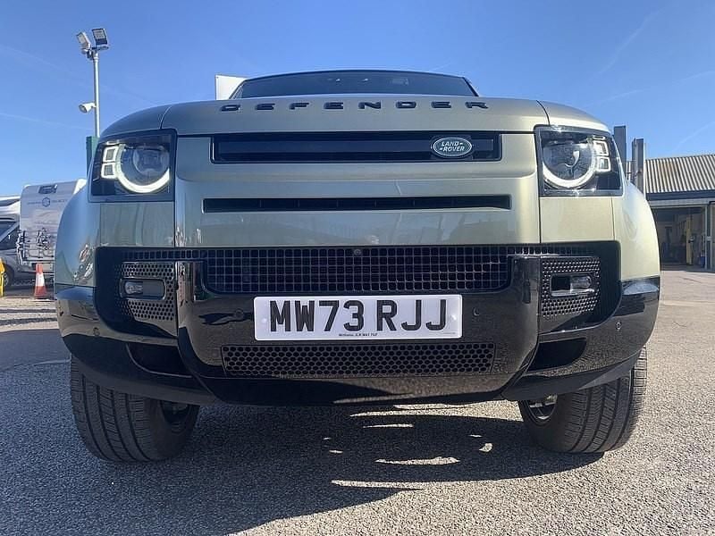 Used Land Rover Defender HSE Dynamic 296 HP (217 kW) 2023 Green SUV