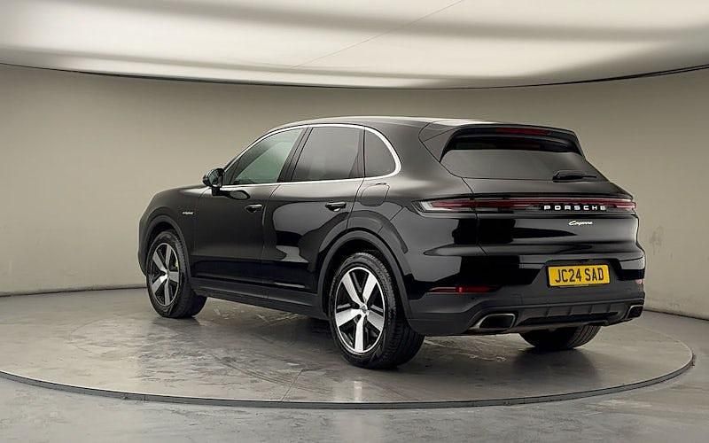 Used Porsche Cayenne 470 HP (345 kW) 2024 Black SUV