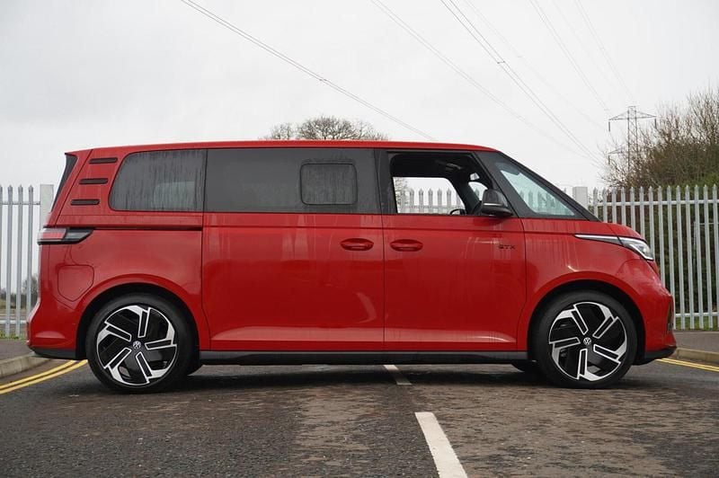 Usado VW ID. Buzz GTX 250 kW (340 HP) 2025 Vermelho Monovolume
