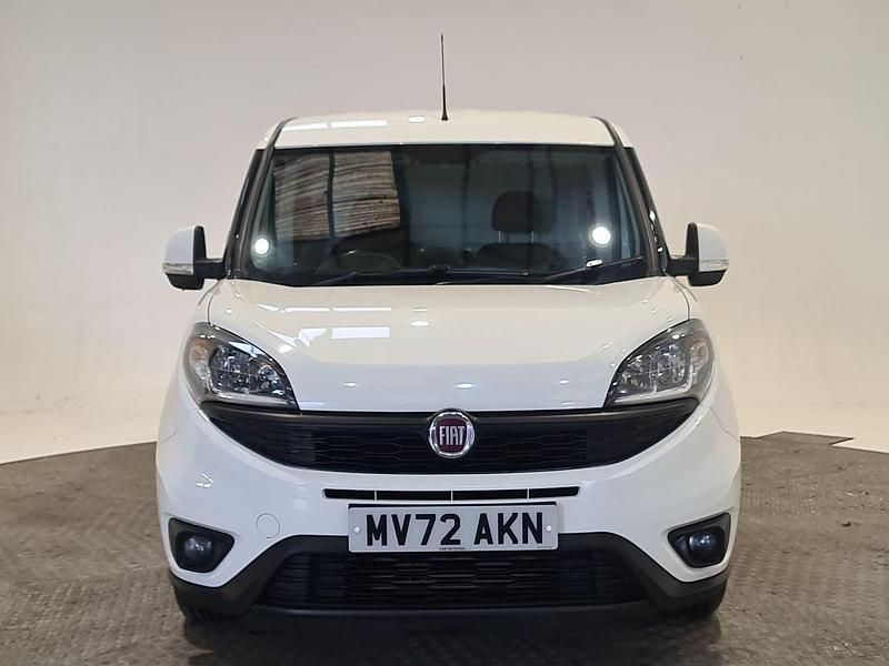 Used Fiat Doblò 90 HP (66 kW) 2023 White MPV