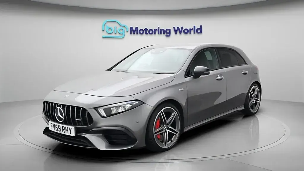 Usado Mercedes A45 AMG AMG 421 HP (309 kW) 2020 Cinzento Citadino