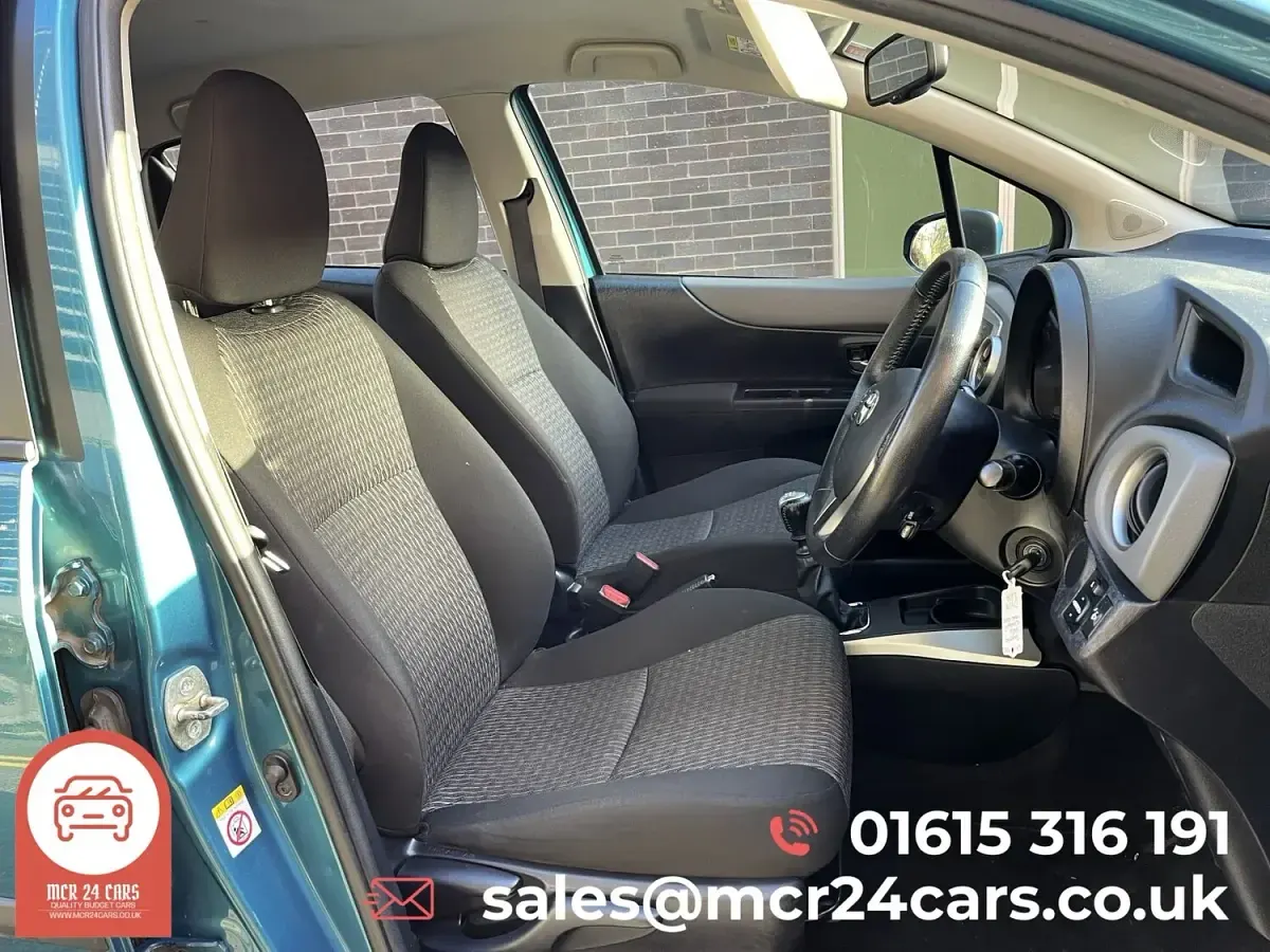 Used Toyota Yaris Plus 101 HP (74 kW) 2014 Blue Hatchback