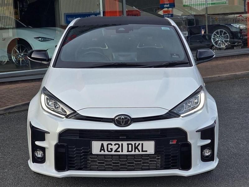 Used Toyota Yaris 272 HP (200 kW) 2021 White Hatchback