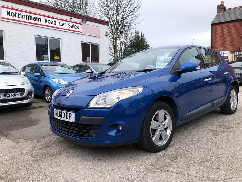 Used Renault Mégane III Dynamique 110 HP (80 kW) 2011 Blue Hatchback