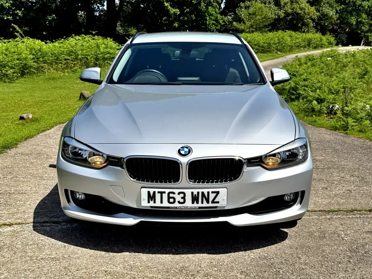 Used BMW 318 2013 Silver Estate