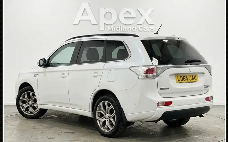 Used Mitsubishi Outlander P-HEV 2014 White Estate