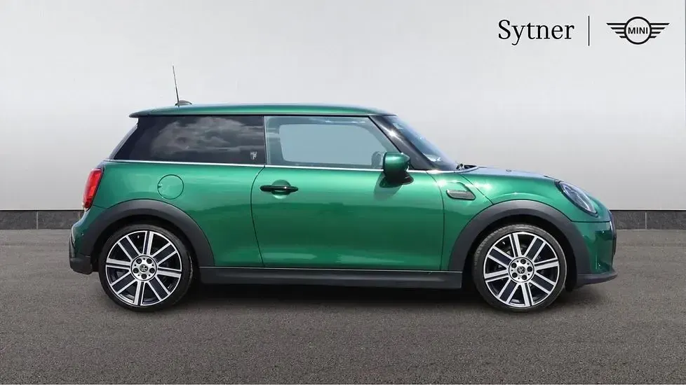 Used Mini Cooper Exclusive 134 HP (98 kW) 2024 Green Hatchback