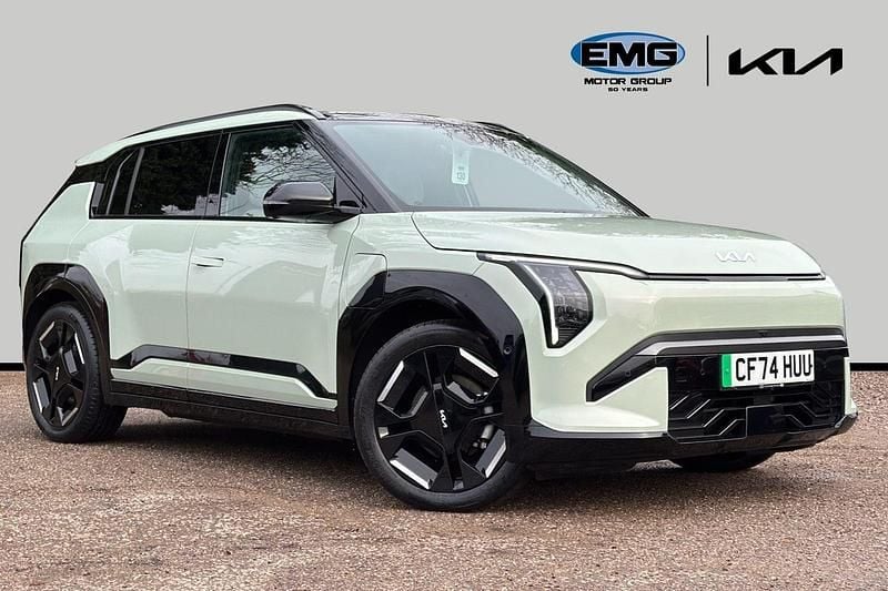 Green Used 2024 Kia EV3 GT-Line S SUV | £33,799 (Fair price) - Image 1/3