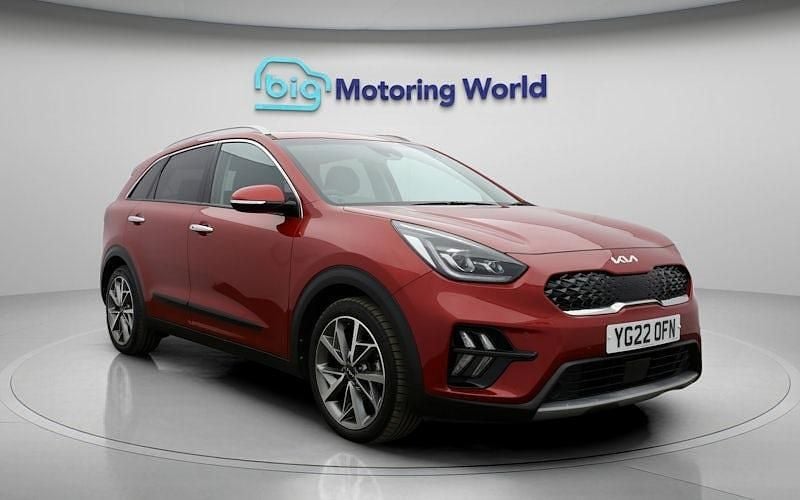 Used Kia Niro 141 HP (103 kW) 2022 Red SUV