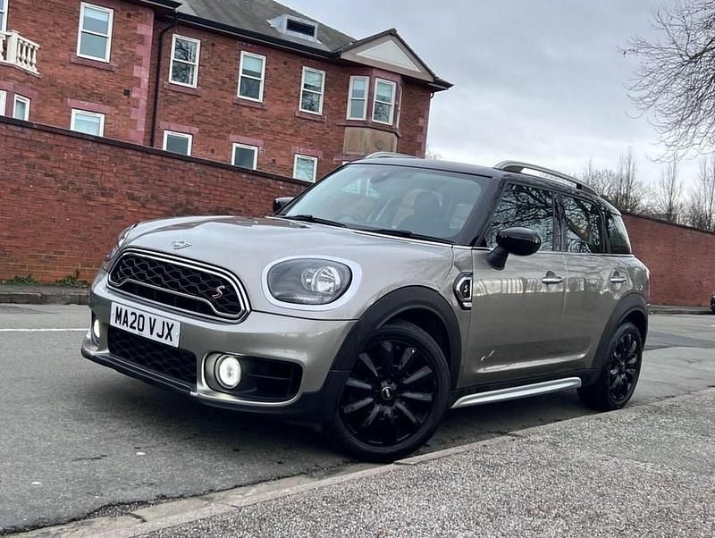 Usado Mini Cooper S Classic 192 HP (141 kW) 2020 Prateado Citadino
