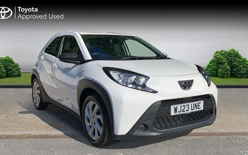 Pure white Used 2023 Toyota Aygo X PURE SUV | £11,340 - Image 1/4