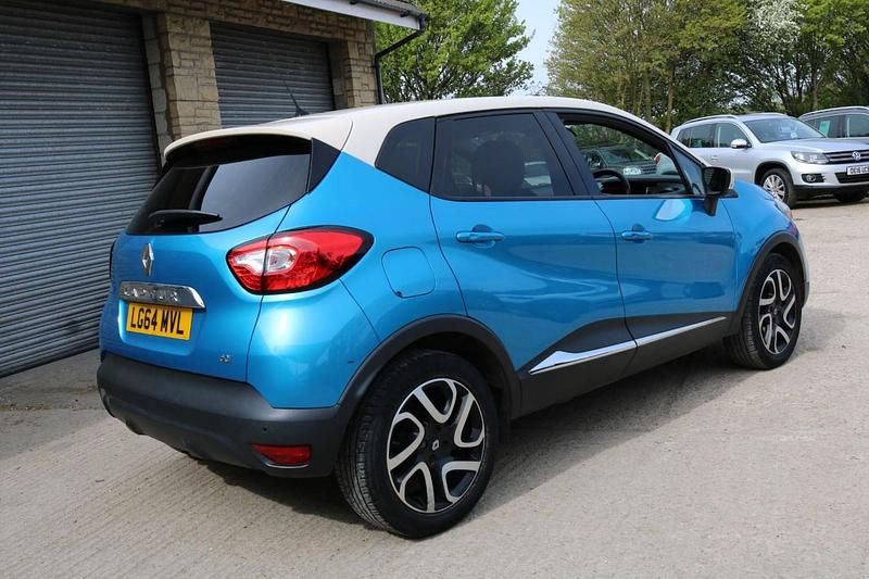 Used Renault Captur Dynamique 90 HP (66 kW) 2014 Blue/cream SUV