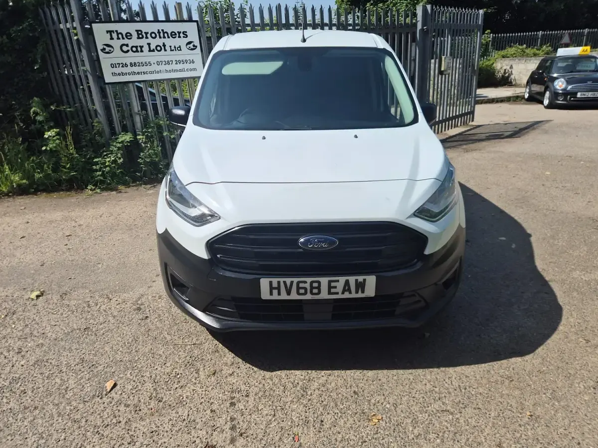 Used Ford Transit 100 HP (73 kW) 2018 White Van